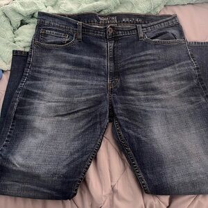 Slim Straight Leg Levi Strauss Dark Wash Jeans - size W 40 L 30